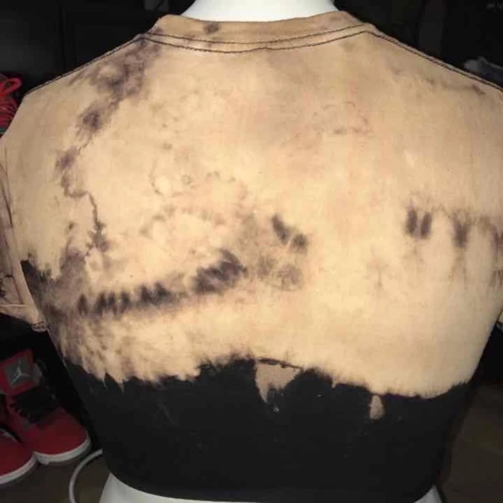 Slayer Crop Top - Picture 2 of 4